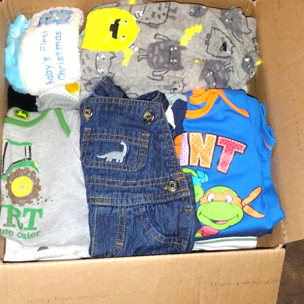 25+ Pieces Baby Boy Not So Mystery Mystery Box~ Sizes: Newborn - 3 months ~ - Picture 8 of 9